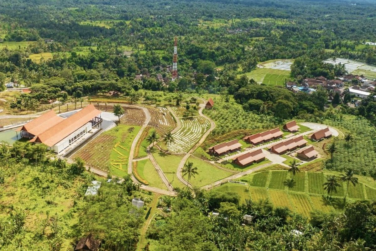 Kawasan Agrowisata Tamansuruh yang berlokasi di Kabupaten Banyuwangi, Jawa Timur. 