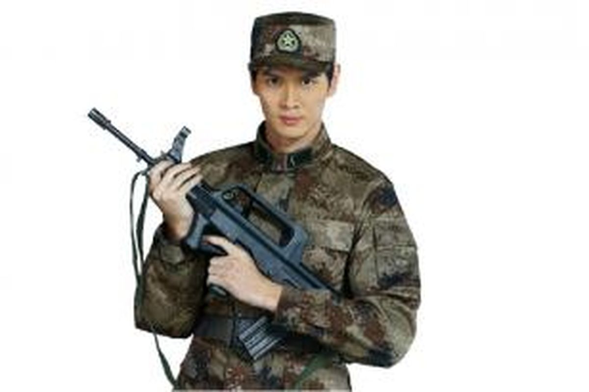 Mantan Pebulu Tangkis China Bao Chunlai Kini Berseragam Militer