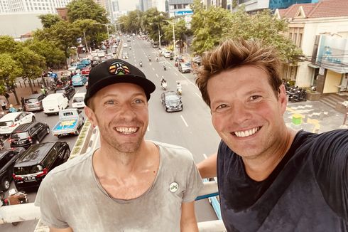 Menjelang Konser di Jakarta, Vokalis Coldplay Kedapatan 