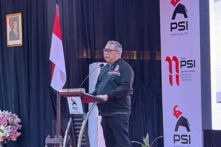 Ketua Harian PSI Ahmad Ali saat menutup Rakorwil PSI Se-Sultra di Kendari, Sultra, Jumat (21/11/2025). 