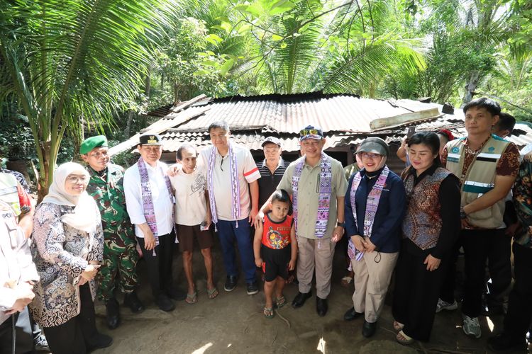 Tinjau Dampak Banjir di Sitaro, Mendagri: Pemerintah Akan Tangani Rumah Terdampak