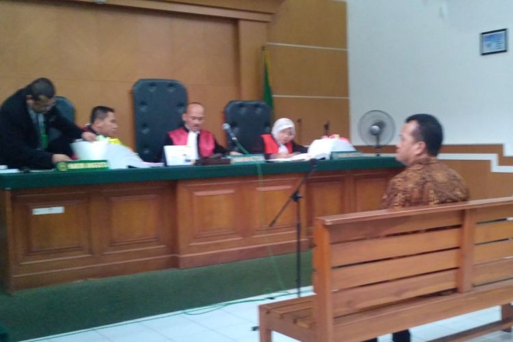 Ketua Kelompok Advokasi Pusat Pelaporan dan Analisis Transaksi Keuangan (PPATK), Muhammad Novian dihadirkan sebagai ahli dalam sidang perkara First Travel di Pengadilan Negeri Depok, Rabu (11/4/2018).