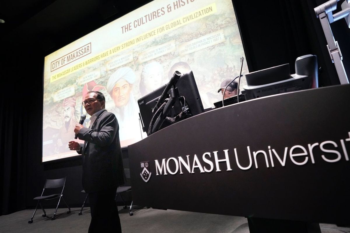 Wali Kota Makassar Mohammad Ramdhan 'Danny' Pomanto memberikan kuliah umum kepada mahasiswa program S2 dan S3 di Monash Art Design and Architecture (MADA) Monash University di Melbourne, Australia, Kamis (7/7.2022).