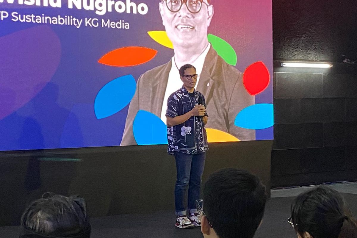 VP Sustainability KG Media, Wisnu Nugroho, menjelaskan soal Lestari Forum, Jakarta Pusat, Kamis (8/5/2025). 