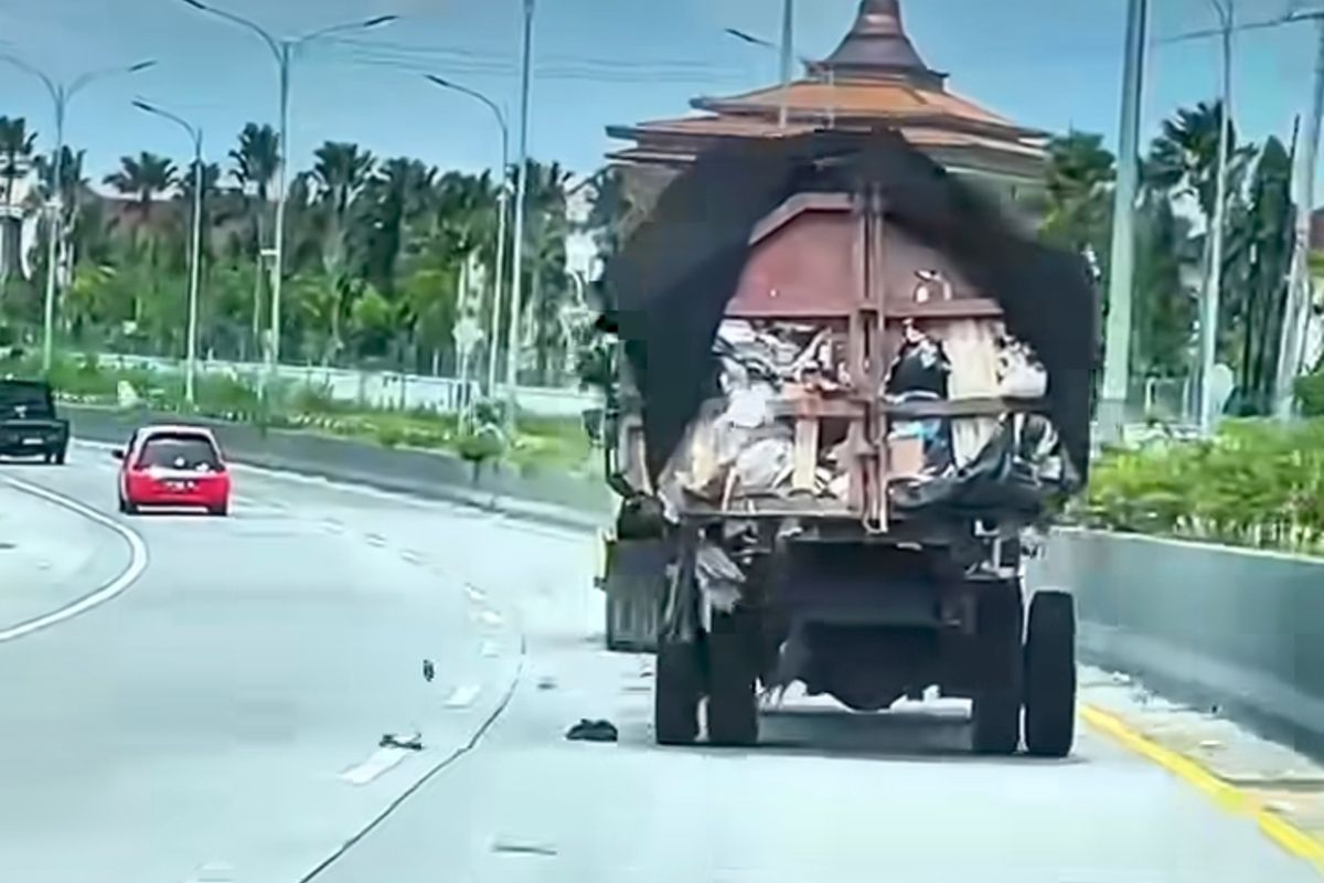 Truk Sampah yang Malah Menyampah Akhirnya Diperbaiki Pemkot Semarang