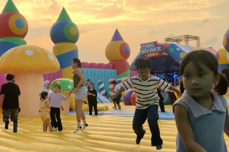 The Big Bounce Indonesia digelar selama musim libur sekolah mulai Kamis (19/6/2025) hingga Minggu (20/7/2025) di Community Park PIK 2, Tangerang, Banten.
