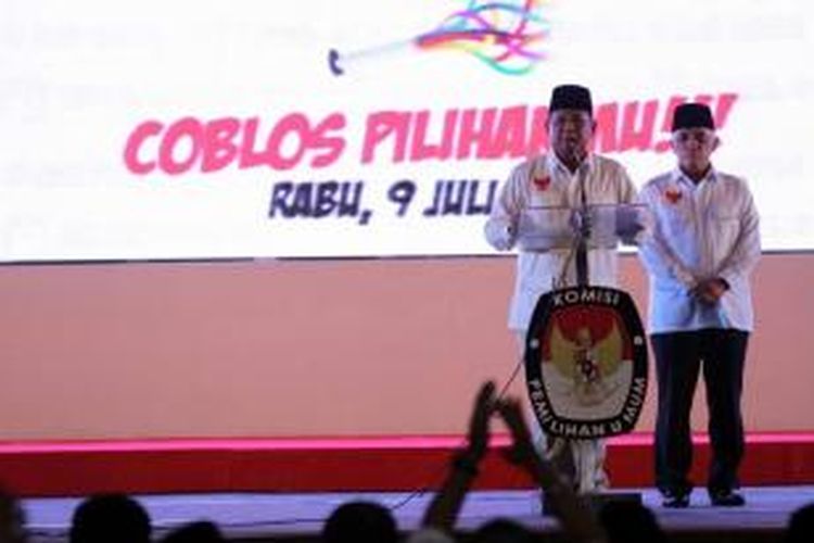 Calon presiden Prabowo Subianto dan calon wakil presiden Hatta Rajasa menyampaikan pidato saat mengikuti acara Deklarasi Piilpres Berintegritas dan Damai di Jakarta, Selasa (3/6/2014). Acara yang diselenggarakan Komisi Pemilihan Umum tersebut menandai dimulainya masa kampanye Pilpres dari 4 Juni sampai 5 Juli.