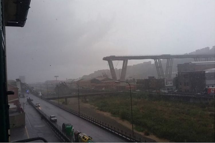 Beginilah kondisi jembatan Morandi di kota Genoa, Italia yang ambruk pada Selasa (14/8/2018).