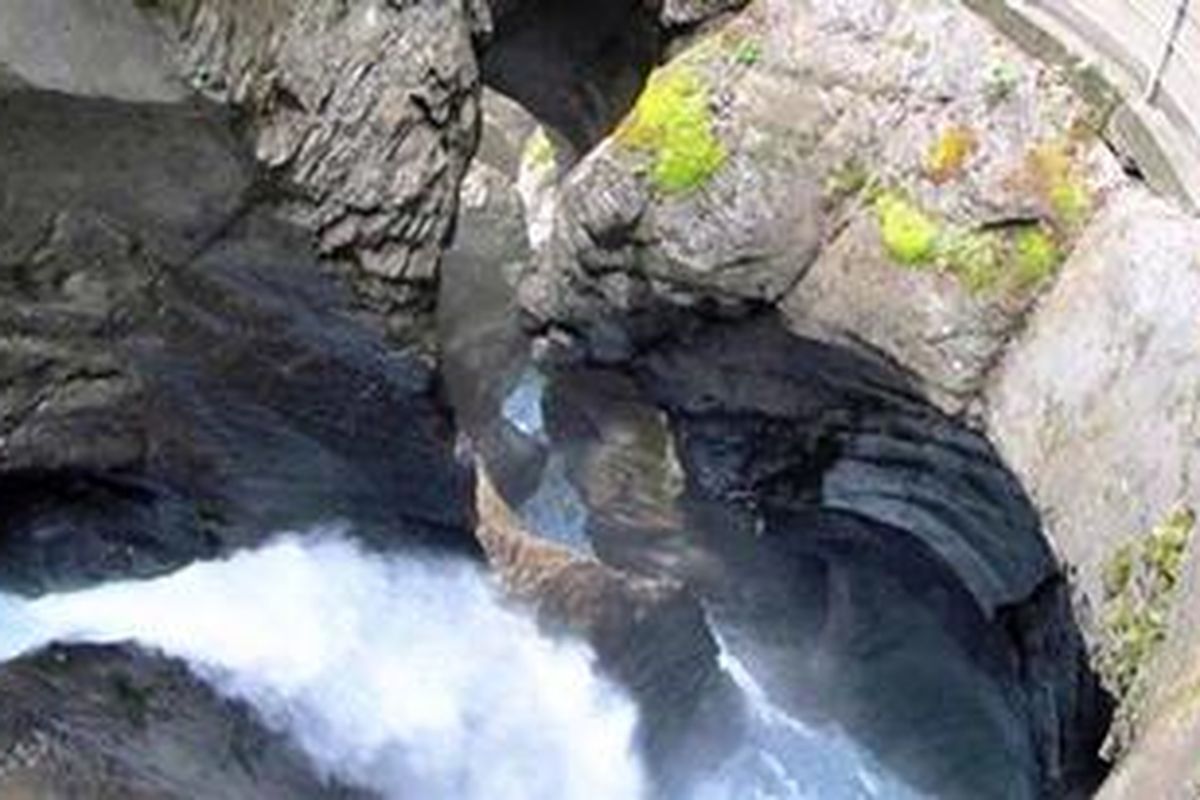 Air terjun terbesar, Truemmelbachfaelle.