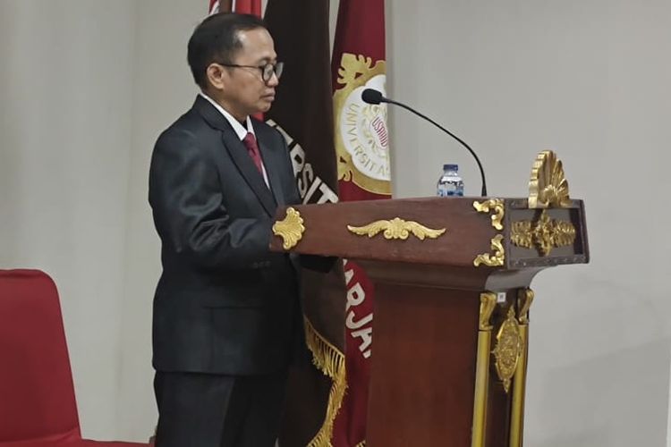 Iskandar saat mempertahankan disertasinya bidang Komunikasi Sekolah Pascasarjana Universitas Sahid Jakarta pada Rabu (21/5/2024).