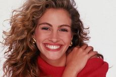 Dibalut Baju Renang, Penampilan Julia Roberts Tetap Seksi