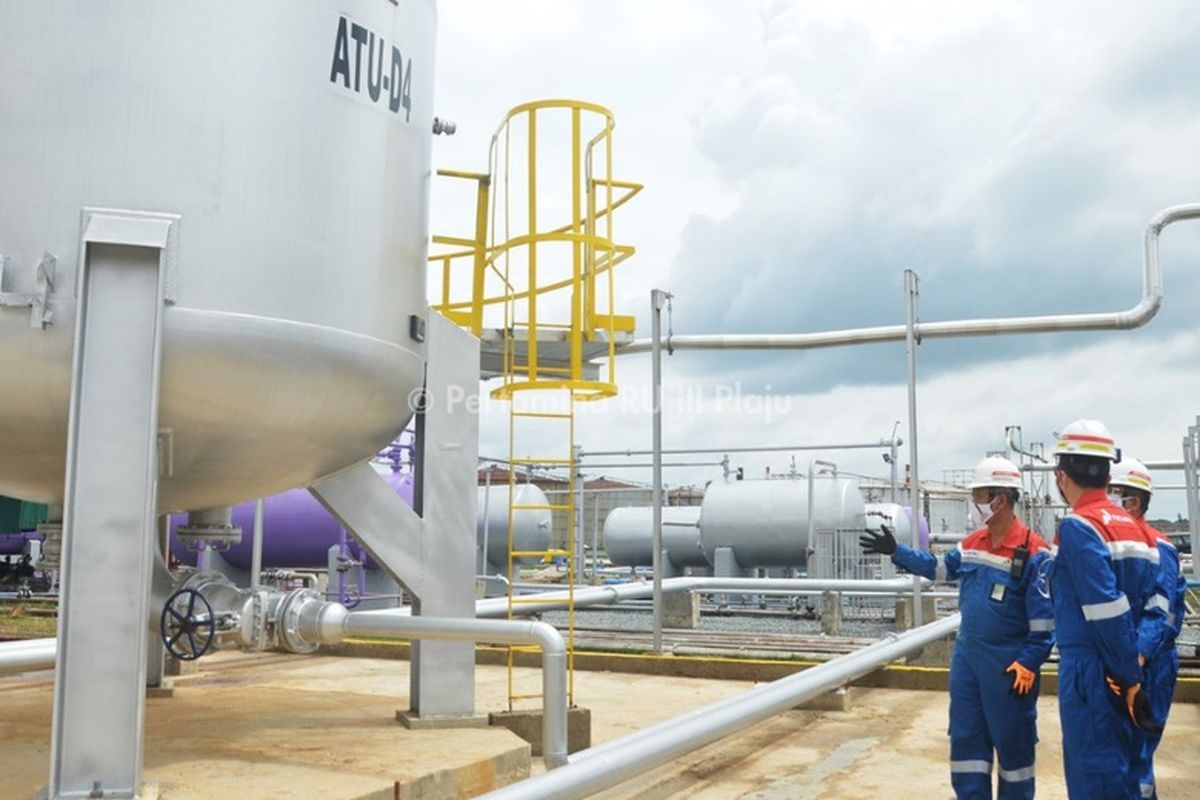 Menjelang libur akhir tahun 2020, jajaran direksi PT Kilang Pertamina Internasional meninjau langsung keandalan Kilang Pertamina Refinery Unit (RU) III Plaju, Palembang, Sumatera Selatan, Senin (21/12/2020). 