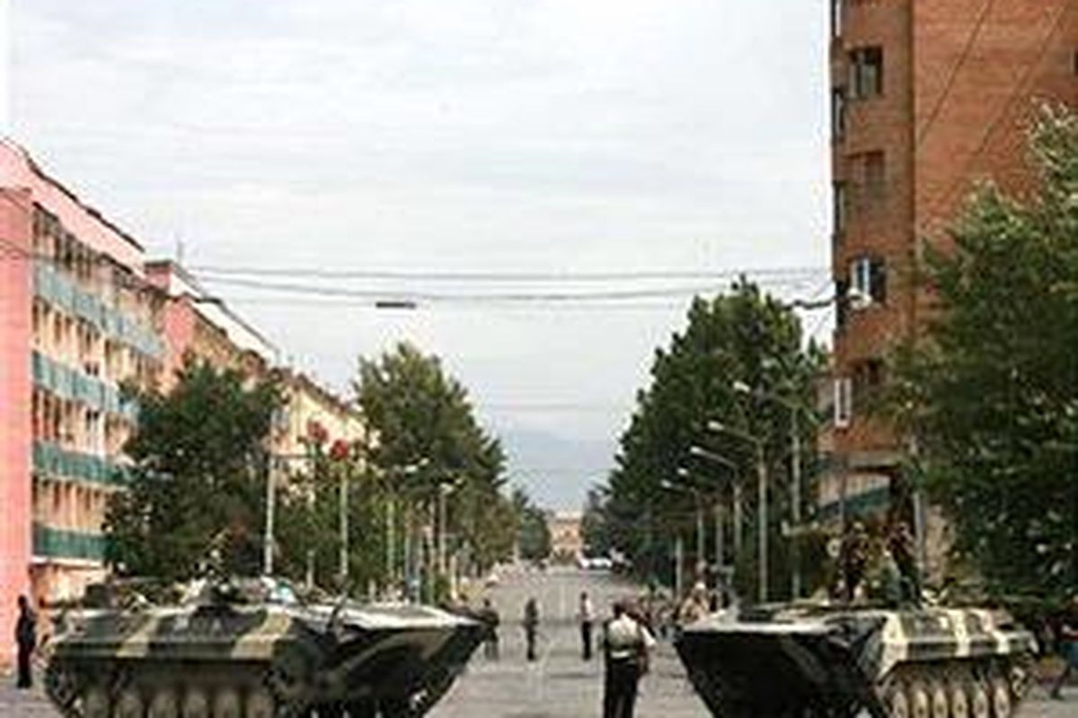 Pasukan Rusia berada di Gori sebagai reaksi atas serangan Georgia ke Tskhinvali, ibukota Ossetia Selatan.