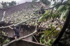 144 Rumah di Bandung Barat Rusak Diterjang Angin Kencang, 10 Orang Luka