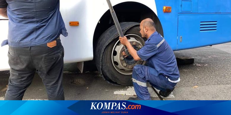 Bantah Pakai Vulkanisir, Transjakarta Sebut Ban Bus Rusak Parah karena Dipaksa Melaju saat Pecah - Vimarsana News