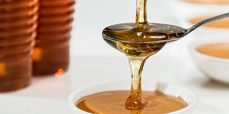 Ilustrasi madu untuk mencegah gejala asam lambung.