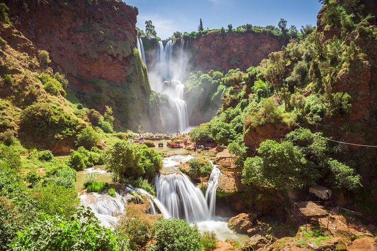 Ilustrasi Maroko - Air Terjun Ouzoud di Azilal, Maroko.