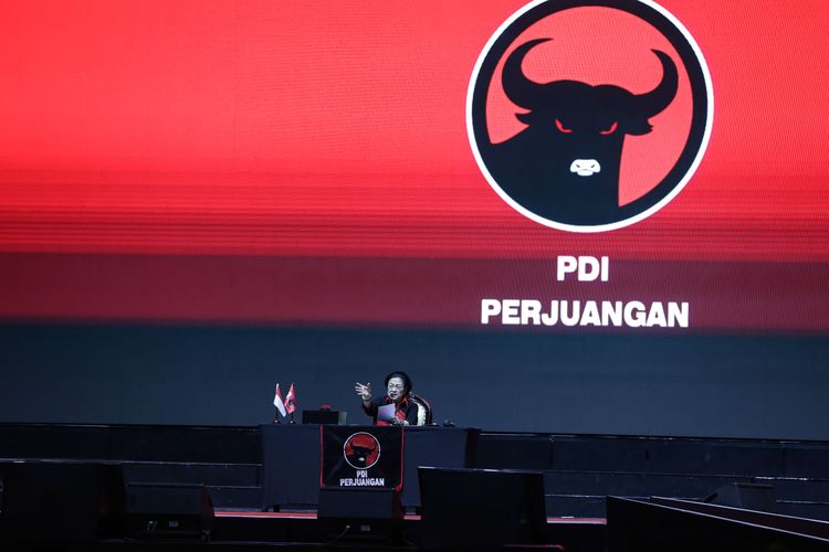 Ketua Umum Partai Demokrasi Indonesia Perjuangan (PDI P), Megawati Soekarnoputri memberikan pidato saat perayaan HUT ke-50 PDI P di JI Expo Kemayoran, Jakarta, Selasa (10/01/2023).