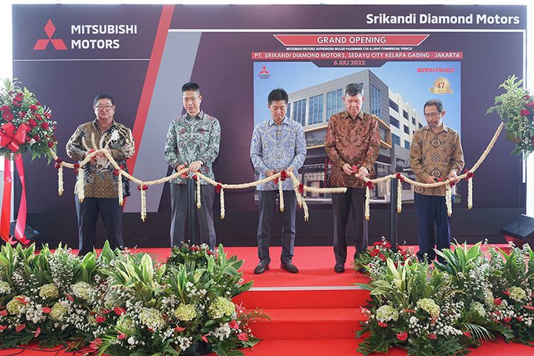 Grand Opening dealer baru Mitsubishi Srikandi Diamond Motors di Sedayu City, Kelapa Gading, Jakarta Utara, Rabu (6/7/2022). 