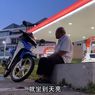 Selama 10 Tahun, Bapak Ini ke Singapura Naik Motor Jam 2 Pagi Jenguk Anaknya di Penjara