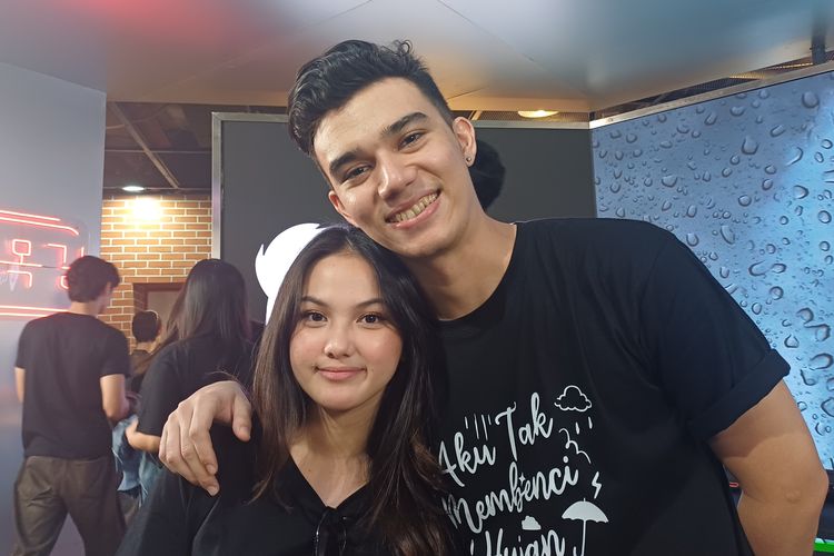 Aisyah Aqilah dan Jeff Smith Adu Akting di Serial Aku Tak Membenci Hujan 
