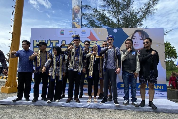 Pembukaan perayaan Hari Ulang Tahun (HUT) ke-69 di Dermaga BBJ Bakauheniusai, Jumat (14/11/2025).