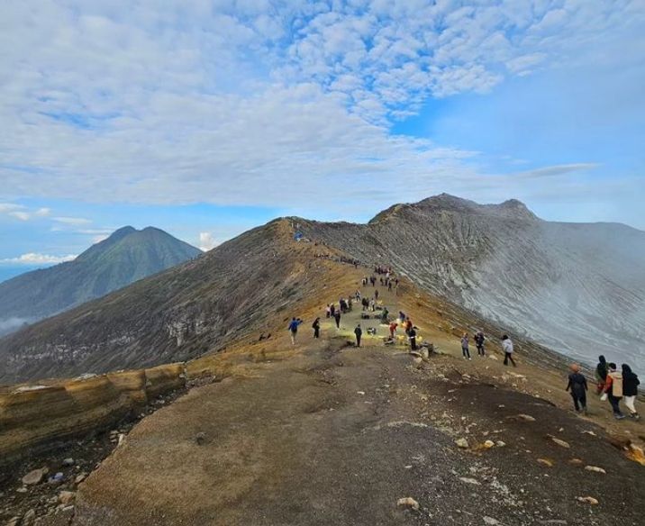 4 Fakta Wisatawan China Meninggal Usai Jatuh ke Jurang TWA Kawah Ijen