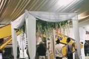 Video Viral, Ekskavator Melintas di Tenda Hajatan Pernikahan di Sleman