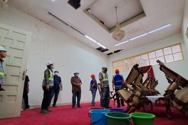 Gedung Merdeka di Bandung, Jawa Barat, alami kerusakan.
