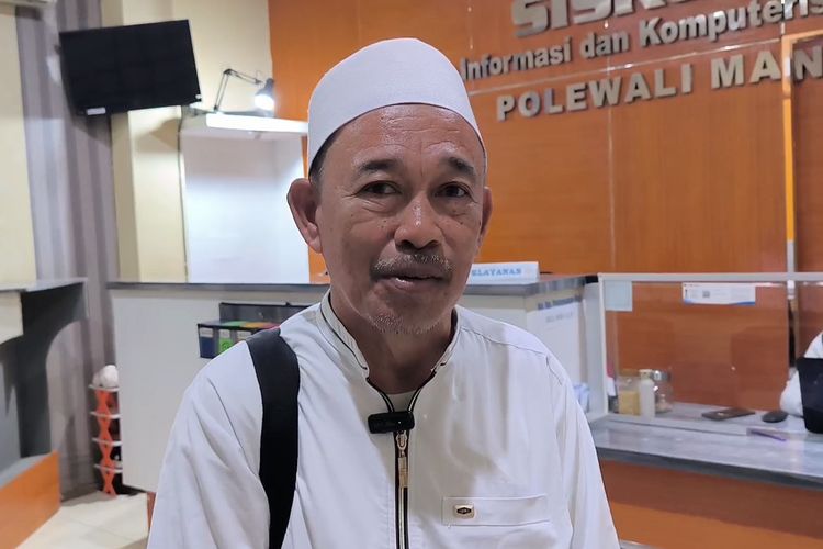 Pendaftar Haji Antusias, Daftar Tunggu Haji di Polman 27 Tahun *** Local Caption *** Pendaftar Haji Antusias, Daftar Tunggu Haji di Polman 27 Tahun