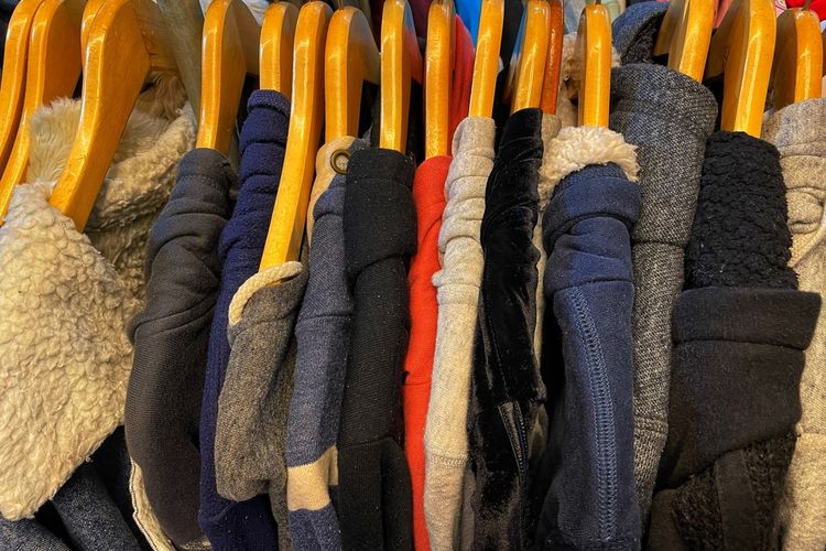 Thrifting demi Flexing? Psikografi dan Sisi Lain Penggemar Barang Bekas