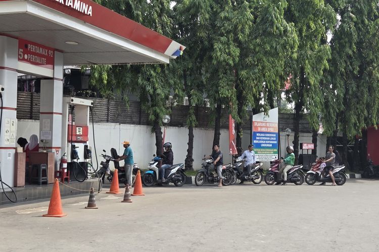 Kado Pahit Ulang Tahun Driver Ojol Tangerang: Keliling Cari Pertalite, Pangkas Uang Jajan