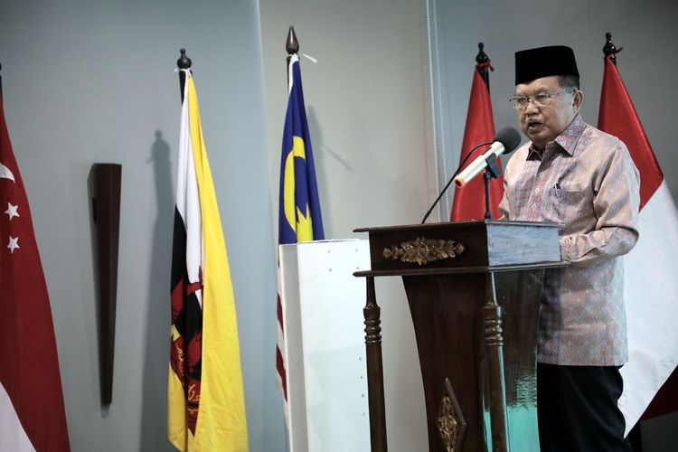 Ketua Umum Dewan Pimpinan Pusat (DPP) Dewan Masjid Indonesia (DMI) Jusuf Kalla di Gedung DMI, Jalan Matraman, Jakarta Timur, Rabu (20/7/2022).