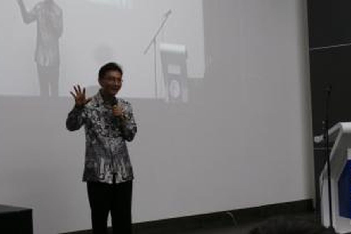 CEO Kompas Gramedia, Agung Adiprasetyo sebagai pembicara Comned 2013, di Universitas Multimedia Nusantara, Jakarta, Kamis (28/11/2013).