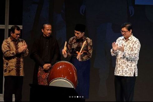 Sarung Garut Pilihan Jokowi Saat Membuka Muslim Fashion Festival 2018