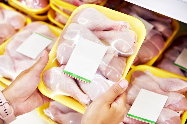 Ilustrasi daging ayam. Ahli gizi mengungkap jenis daging paling sehat yang tinggi protein, rendah lemak, dan lebih aman untuk kesehatan jantung.