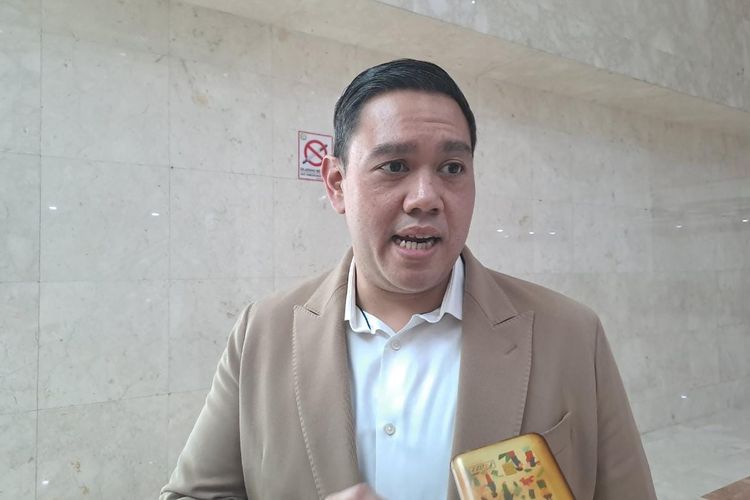 Ketua DPP Partai Golkar Dave Laksono saat ditemui di Gedung DPR, Senayan, Jakarta, Senin (3/7/2023). 