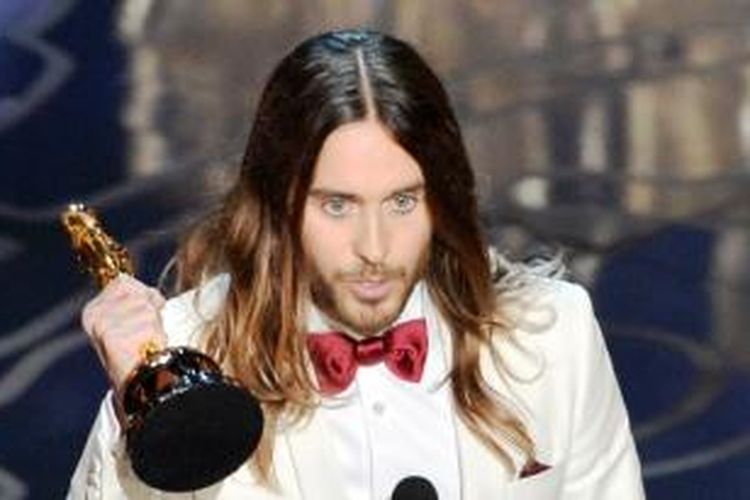 Jared Leto menerima penghargaan Oscars 2014.