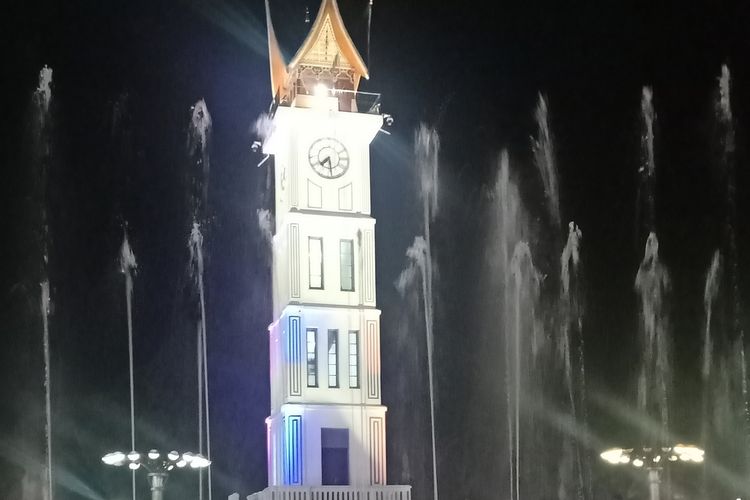 Salah satu ikon wisata Bukittinggi, Jam Gadang yang menjadi penarik wisatawan datang ke Bukittinggi