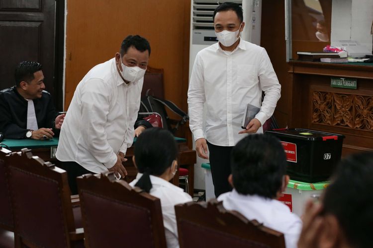 Terdakwa kasus pembunuhan berencana Brigadir Nofriansyah Yosua Hutabarat atau Brigadir J, Kuat Ma'ruf, Ricky Rizal, Putri Candrawathi, dan Ferdy Sambo menjalani sidang di Pengadilan Negeri Jakarta Selatan, Selasa (20/12/2022). Jaksa Penuntut Umum menghadirkan seorang saksi ahli digital forensik dari Polri, Hery Priyanto.