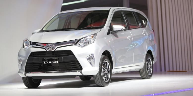 Toyota Calya dipamerkan saat acara GAIKINDO Indonesia International Auto Show (GIIAS) 2016,di Indonesia Convention Exibition (ICE) BSD City Tangerang, Kamis (11/8/2016). Pameran otomotif international ini berlangsung pada tanggal 11 Agustus 2016 hingga 21 Agustus 2016.