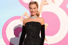 Gaya Glamor Margot Robbie di Premier "Barbie" Berbalut Schiaparelli