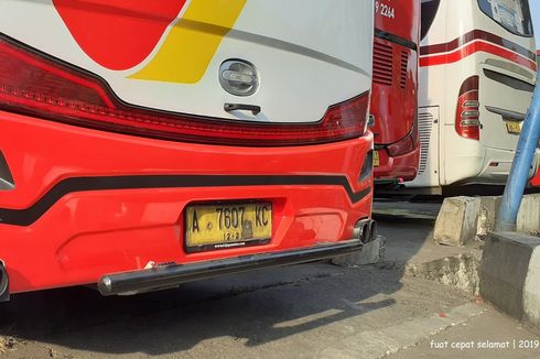 Apa Fungsi Besi yang Menonjol di Bawah Bumper Belakang Bus?