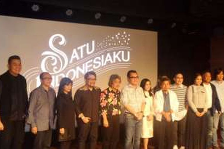 Para musisi yang terlibat dalam single berjudul 'Satu Indonesiaku' saat jumpa pers di Ballroom Djakarta Teater, Thamrin, Jakarta Pusat, Selasa (20/12/2016).