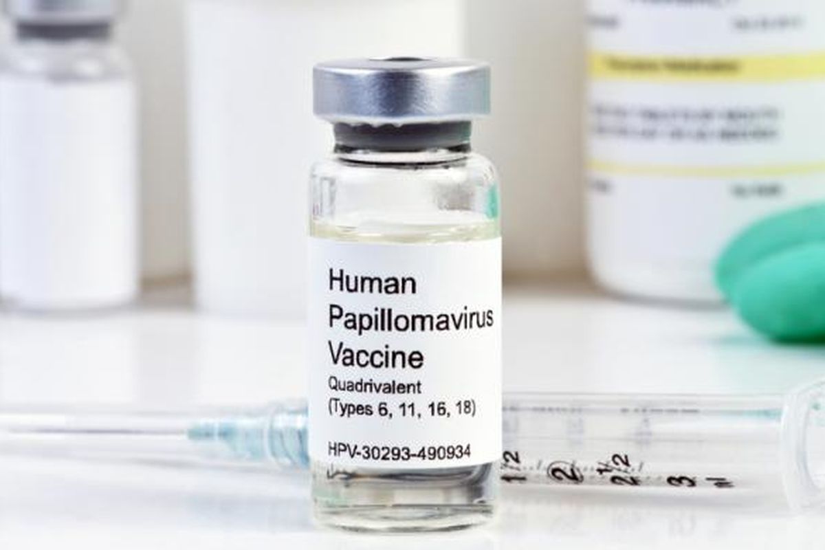 Ilustrasi vaksin HPV, mencegah risiko kanker serviks. Salah satu jenis vaksin yang dimasukkan dalam imunisasi wajib tambahan untuk anak. Vaksin kanker serviks.