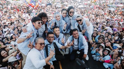 Senam Gemoy di Kabupaten Tangerang, Raffi Ahmad Ajak Masyarakat Pilih Andra-Dimyati dan Maesyal-Intan