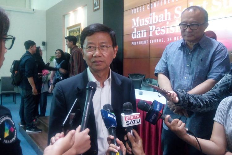 Chairman Jababeka Group, Setyono Djuandi memberikan keterangan pers terkait kondisi kawasan wisata Tanjung Lesung, Lampung di Jakarta Pusat, Senin (24/12/2018).