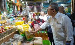 Tinjau Pasar Bulu di Semarang, Mendag Zulhas Sebut Program SPHP Jaga Stabilitas Harga Beras Nasional