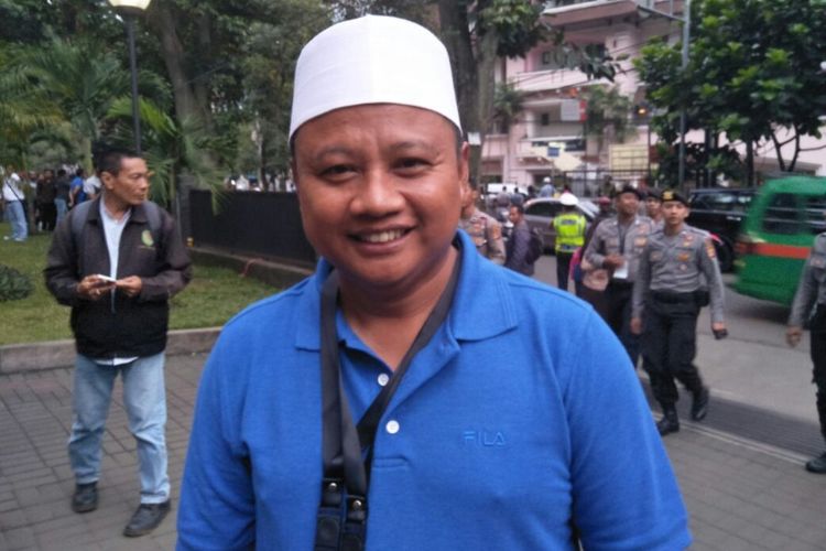 Bakal calon wakil gubernur Jawa Barat, Uu Ruzhanul Ulum saat ditemui usai menjalani tes kesehatan di RSHS Bandung, Kamis (11/1/2018). 