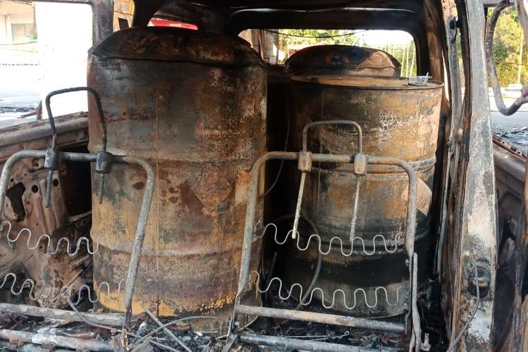 SPBU di Cipayung, Bekasi yang terbakar diduga akibat adanya radiasi dari ponsel.
